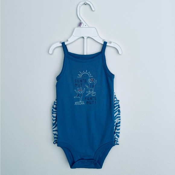 Carter’s Baby Girls 2 Piece Set Bodysuit & Ruffle Shorts Size 9 Months NWT - Picture 2 of 9